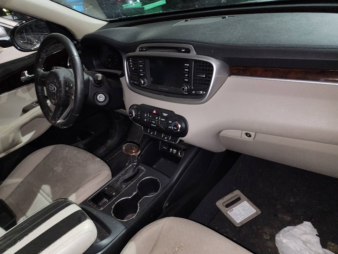 2018 KIA SORENTO — 130101 Miles — Lot 74348553 - Marhaba Auctions Used Cars - Image 7