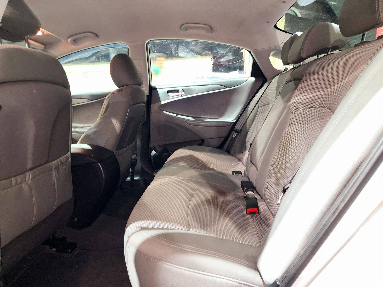 2013 HYUNDAI SONATA — 189917 KM — Lot H744741 — Souq - Marhaba Auctions Used Cars - Image 6