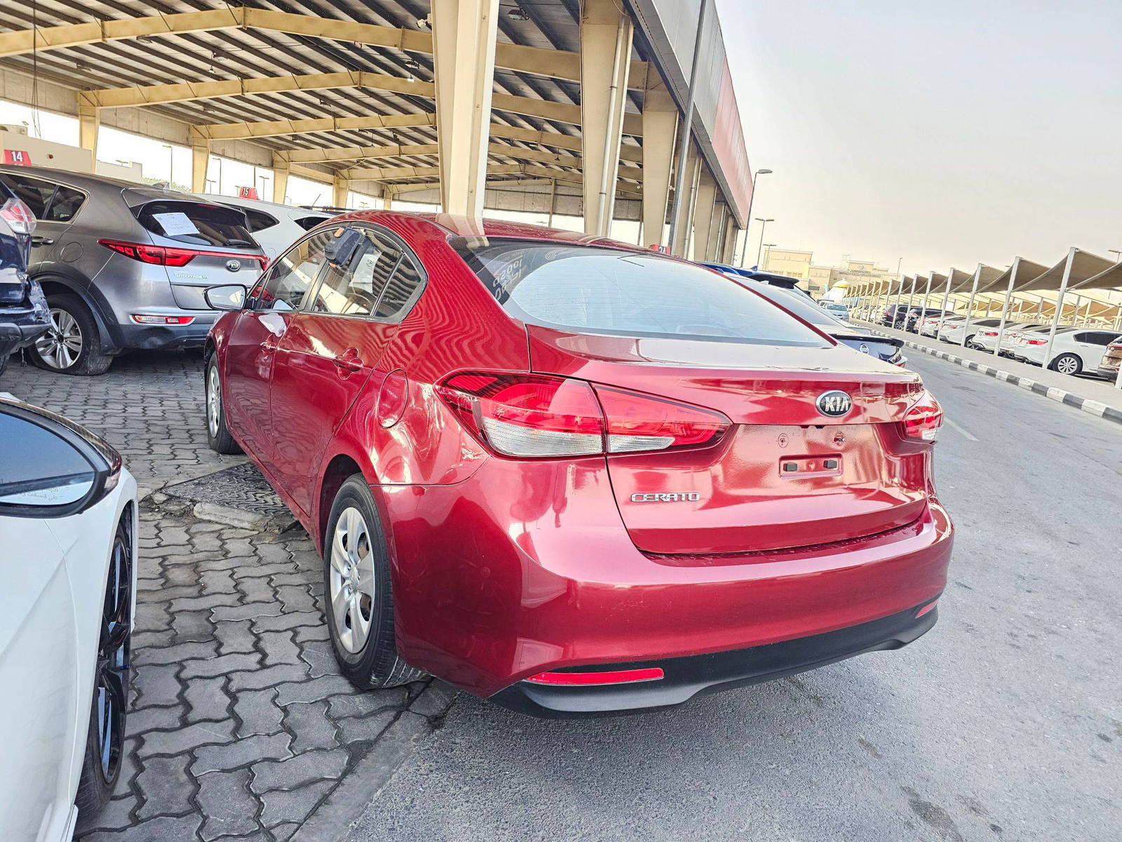 2017 KIA CERATO — 112520 KM — Lot 19H5951377 — Souq - Marhaba Auctions Used Cars - Image 3
