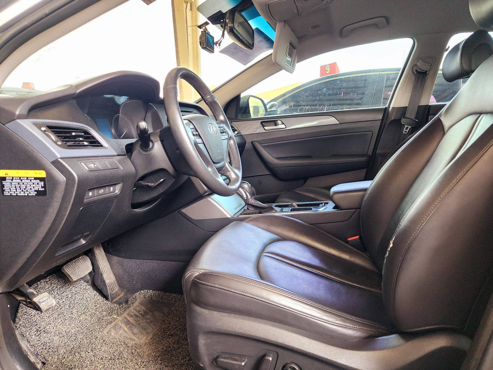 2015 HYUNDAI SONATA — 208979 KM — Lot 005316 — Souq - Marhaba Auctions Used Cars - Image 8
