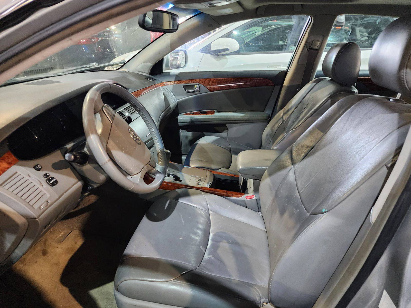2005 TOYOTA AVALON — 232522 Miles — Lot 40745770 — Main - Marhaba Auctions Used Cars - Image 9