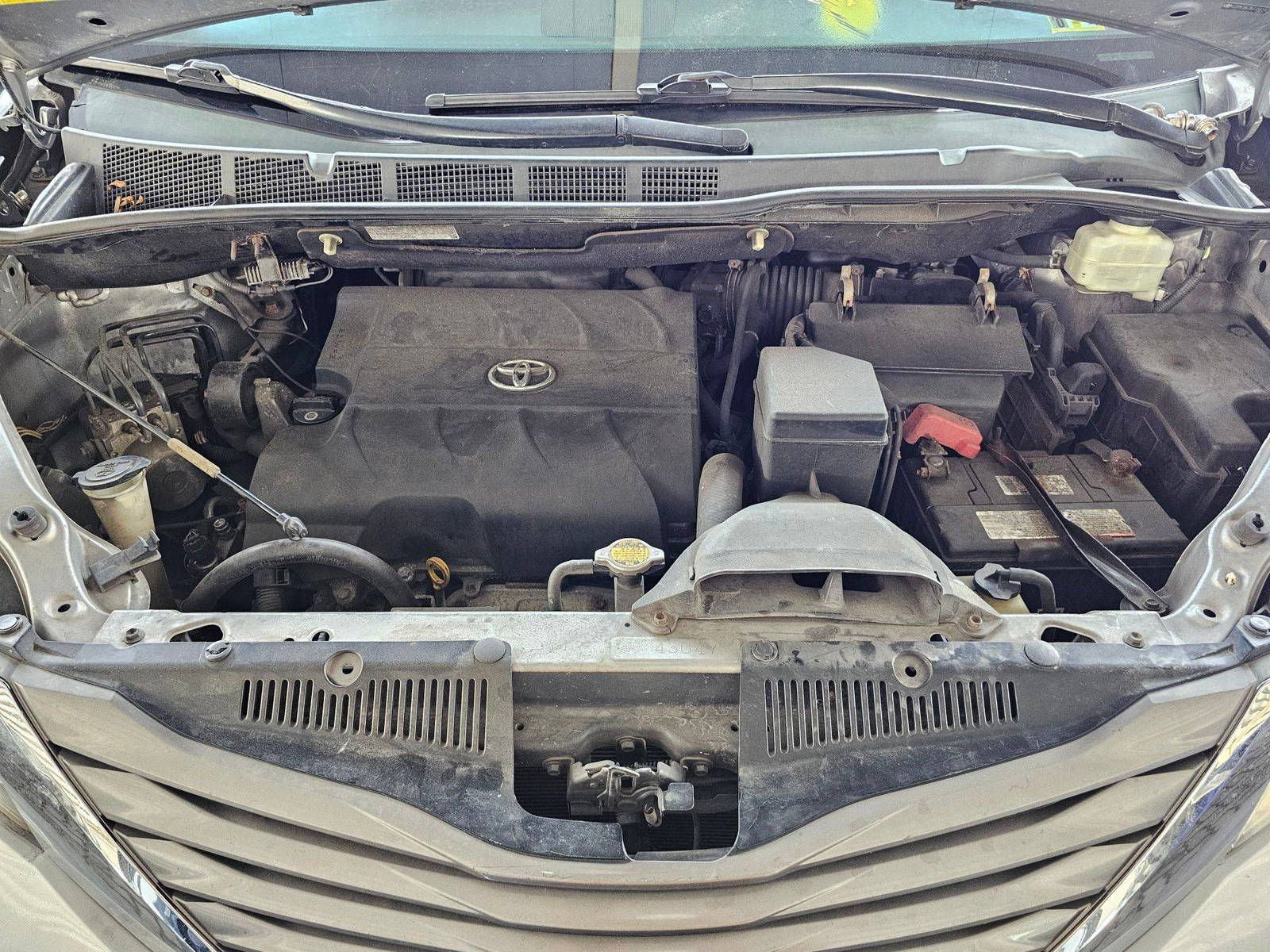 TOYOTA SIENNA 2011 - Marhaba Auction Used Cars - Image 11