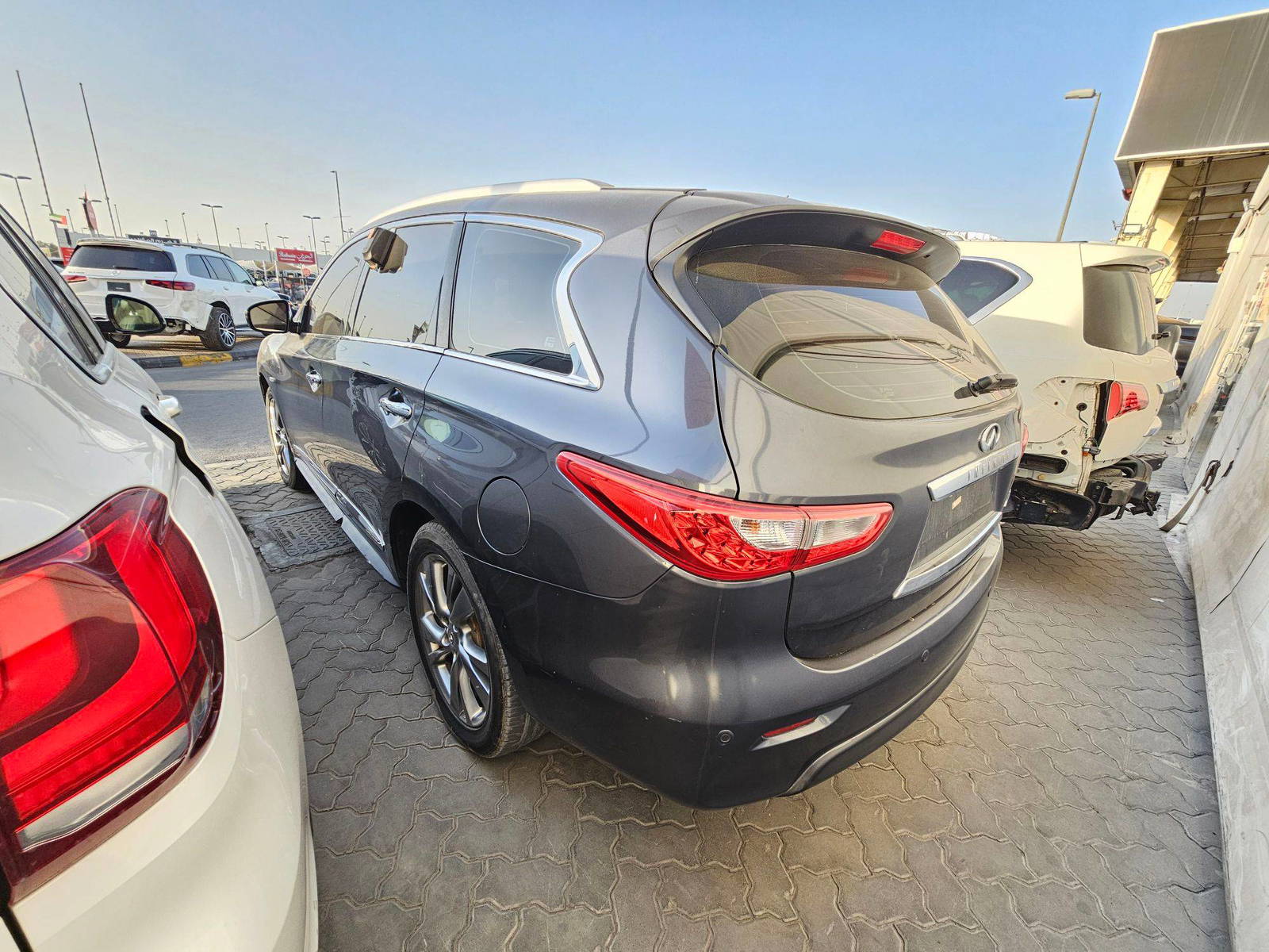 2013 INFINITI JX 35 — 366531 KM — Lot MMXDC337901 — Souq - Marhaba Auctions Used Cars - Image 5