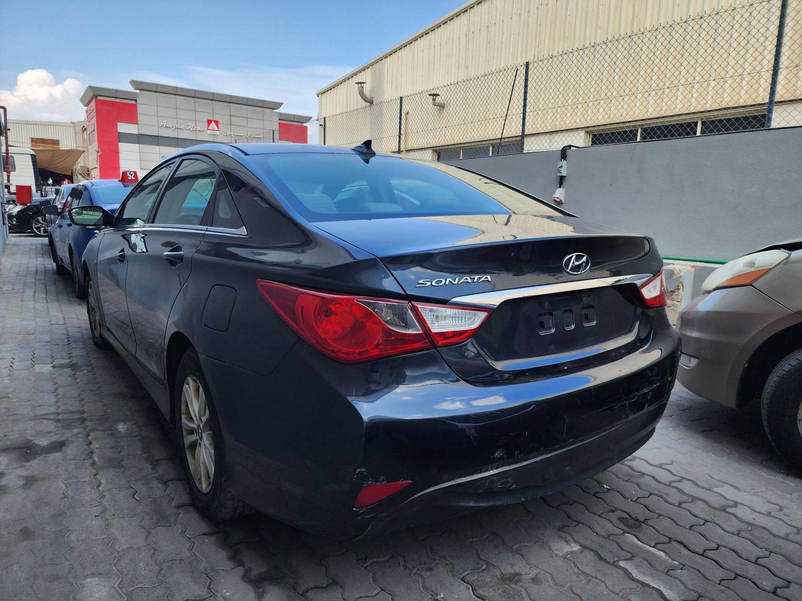 2014 HYUNDAI SONATA — 192110 Miles — Lot 67702884 — Al Quoz - Marhaba Auctions Used Cars - Image 3