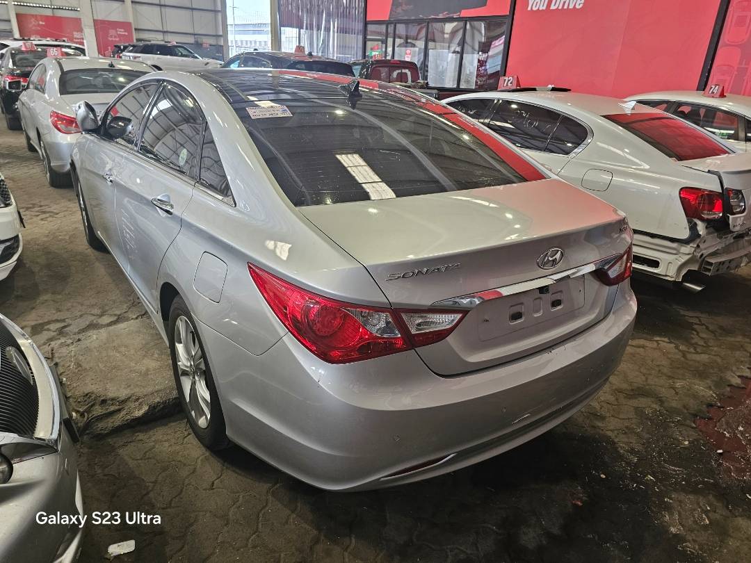 2010 HYUNDAI SONATA — 162374 KM — Lot 25656 — Main - Marhaba Auctions Used Cars - Image 6