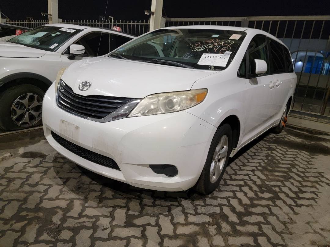 2013 TOYOTA SIENNA — 202978 Miles — Lot 80392 — Main - Marhaba Auctions Used Cars - Image 5