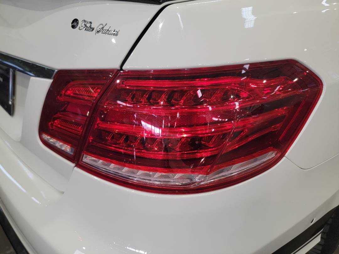 2010 MERCEDES BENZ E 350 — 203137 Miles — Lot AA235798 - Marhaba Auctions Used Cars - Image 9