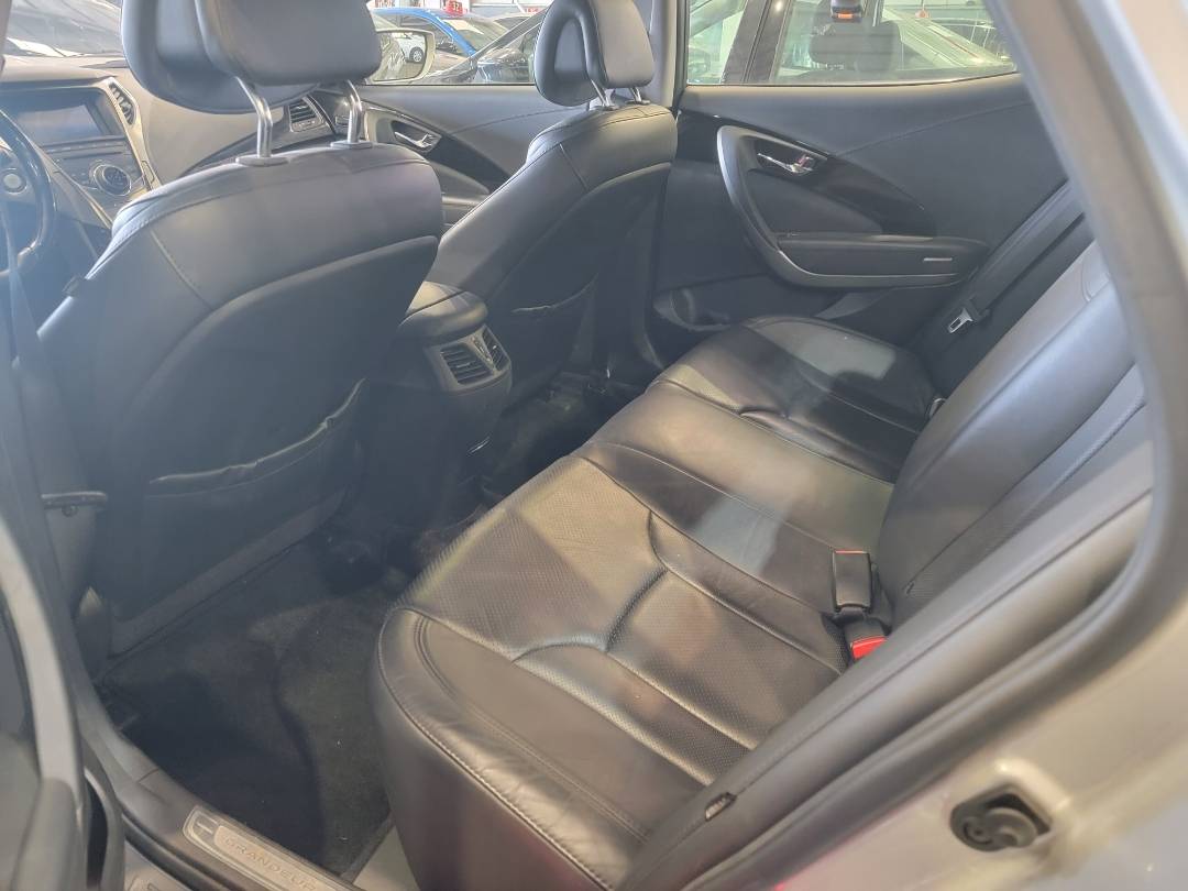 2012 HYUNDAI GRANDEUR — 147556 KM — Lot A162760 — Main - Marhaba Auctions Used Cars - Image 6