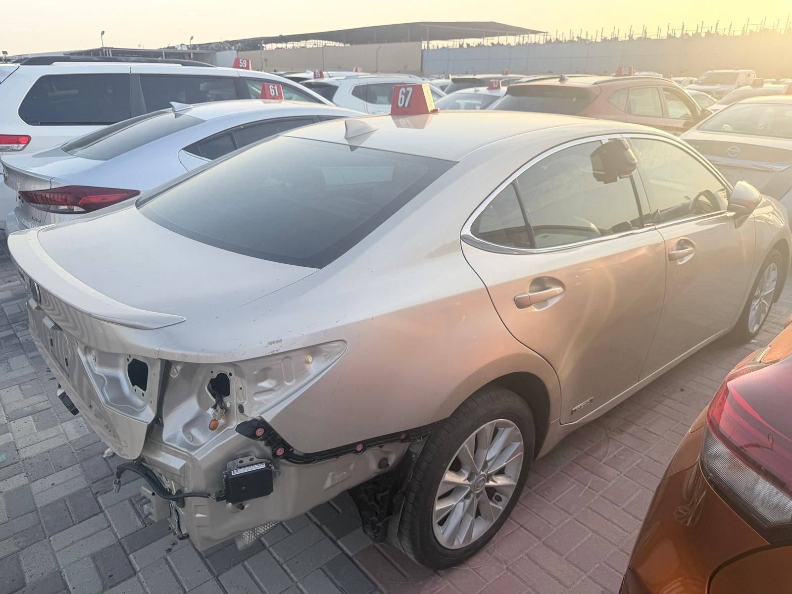 LEXUS ES 300H 2015 - Marhaba Auction Used Cars - Image 9