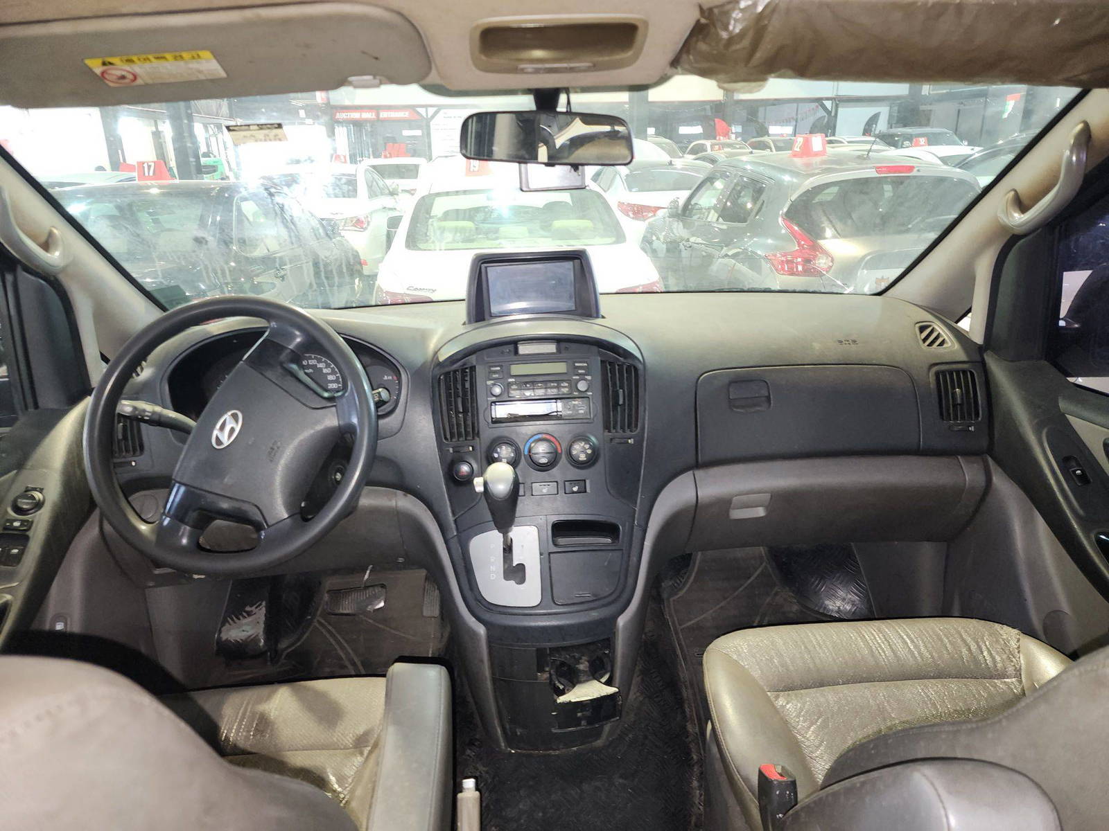 2016 HYUNDAI GRAND STAREX — 372973 KM — Lot 745510 — Main - Marhaba Auctions Used Cars - Image 8