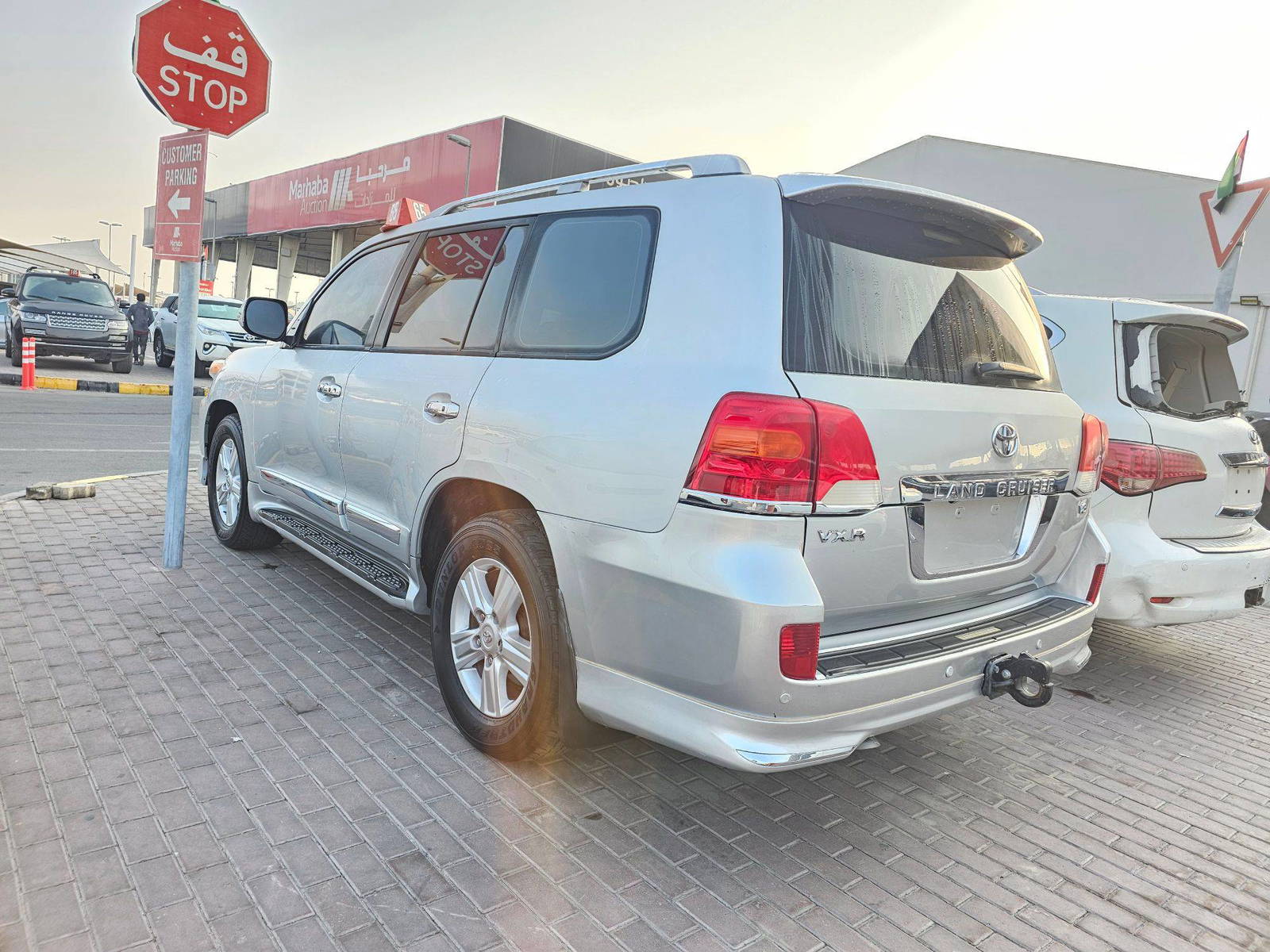 2014 TOYOTA LAND CRUISER — 197457 KM — Lot 6E4068724 — Souq - Marhaba Auctions Used Cars - Image 3