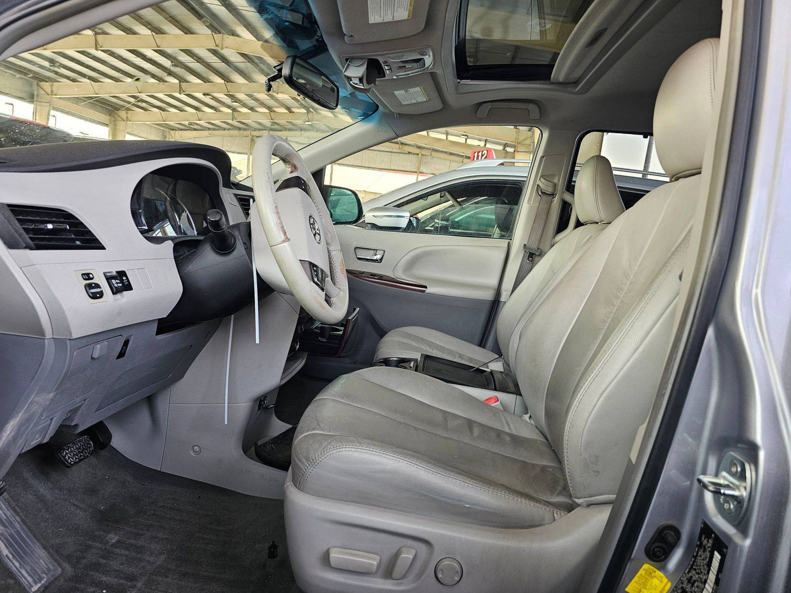 2011 TOYOTA SIENNA — 178414 Miles — Lot 81879155 — Souq - Marhaba Auctions Used Cars - Image 10