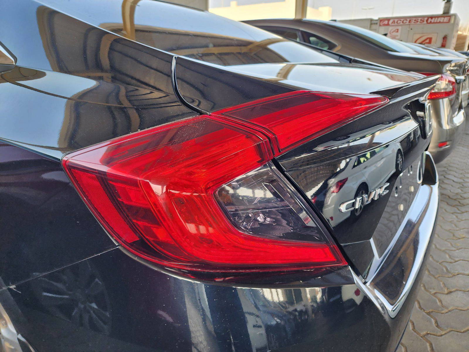 2018 HONDA CIVIC — 62841 KM — Lot 036441 — Ind. 12 - Marhaba Auctions Used Cars - Image 10