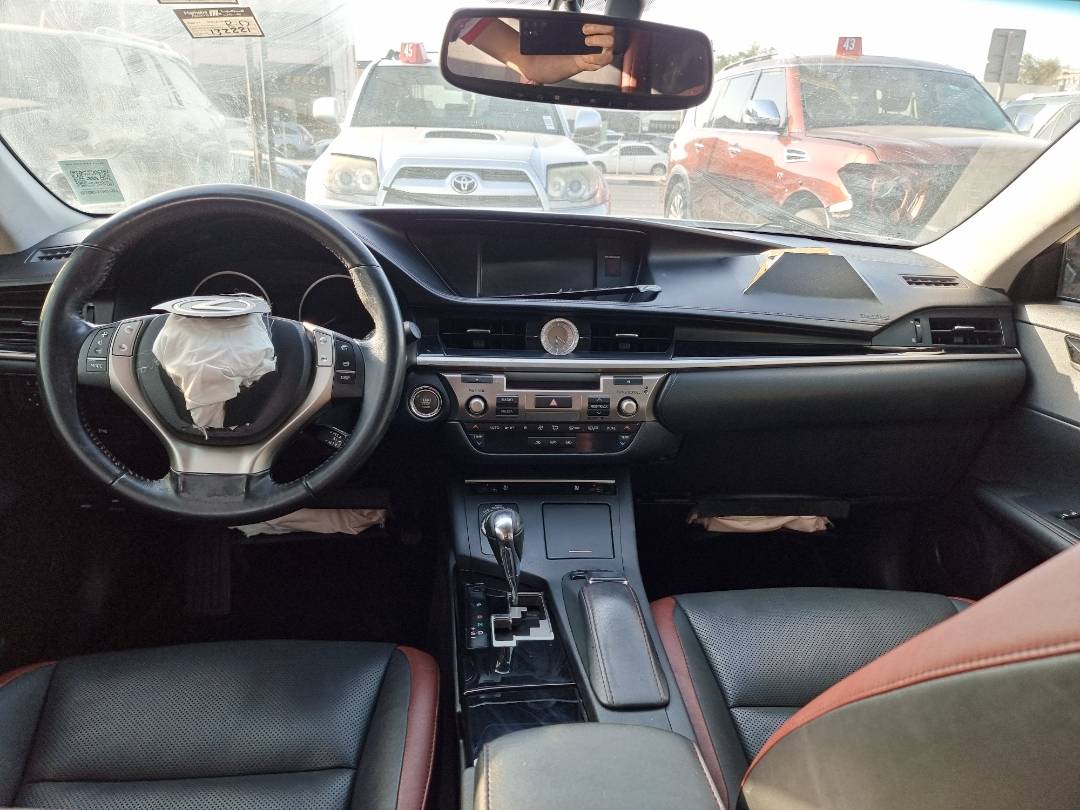 2015 LEXUS ES 350 — 132221 Miles — Lot 78278534 — Souq - Marhaba Auctions Used Cars - Image 7
