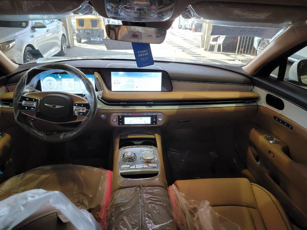 2025 GENESIS G90 — 130 KM — Lot SU046631 — Main - Marhaba Auctions Used Cars - Image 9