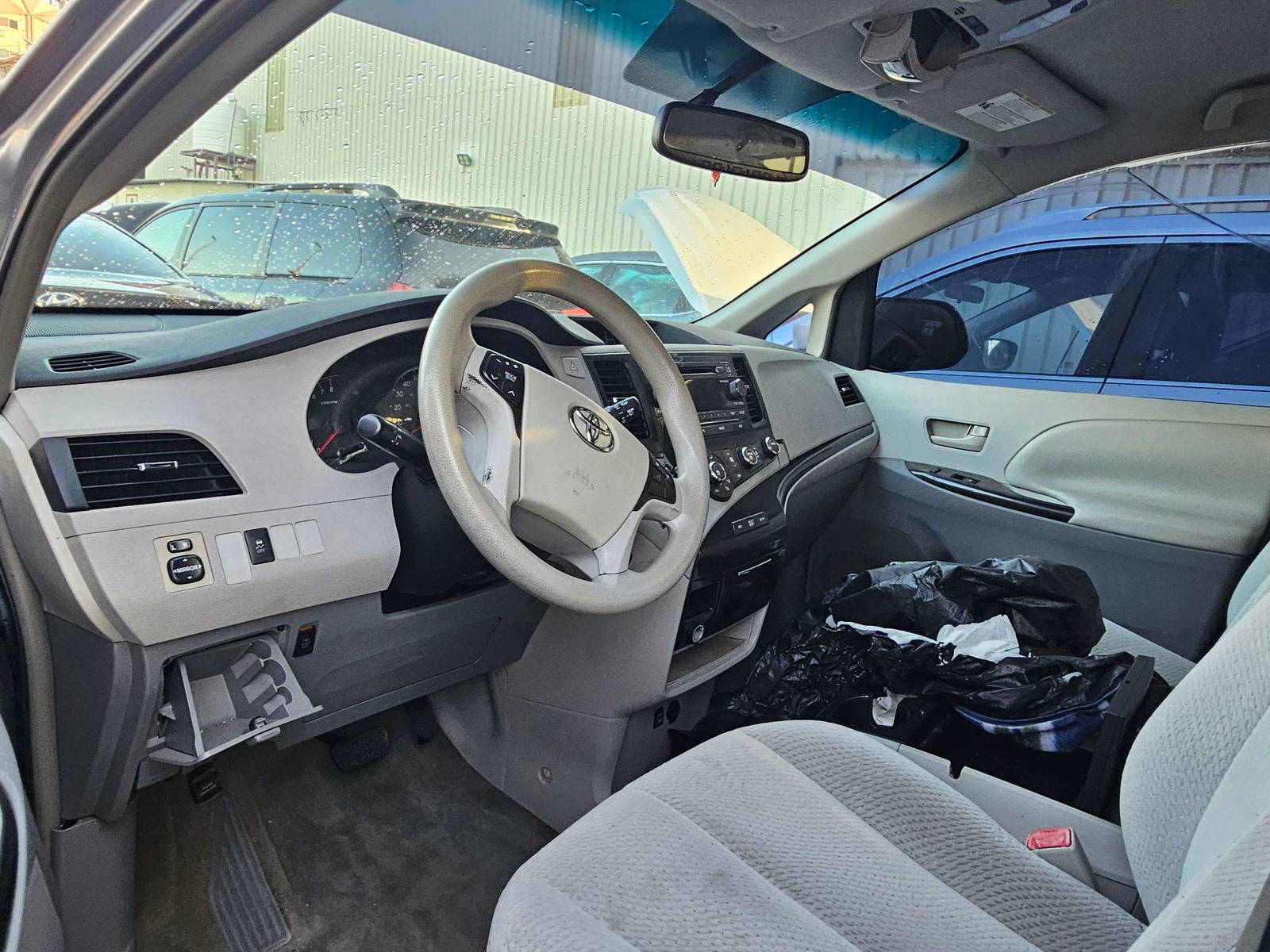 TOYOTA SIENNA 2011 - Marhaba Auction Used Cars - Image 8