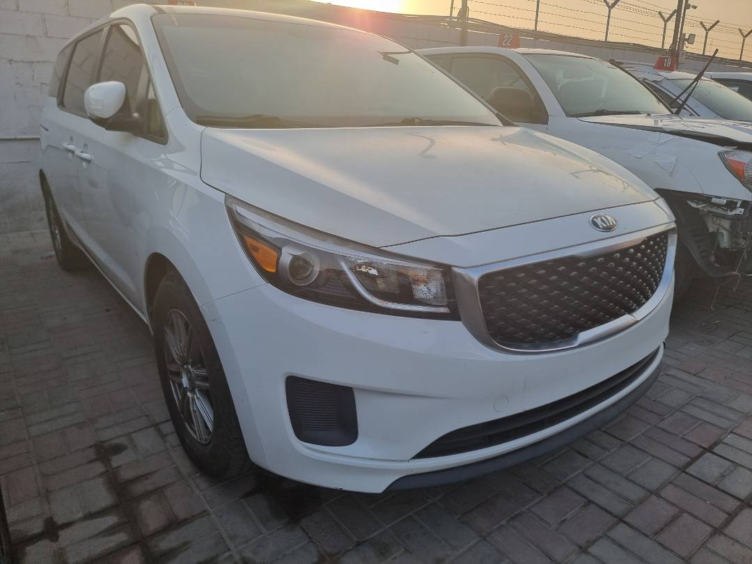 2017 KIA SEDONA — 160728 Miles — Lot 6225513 — Ind. 12 - Marhaba Auctions Used Cars - Image 4
