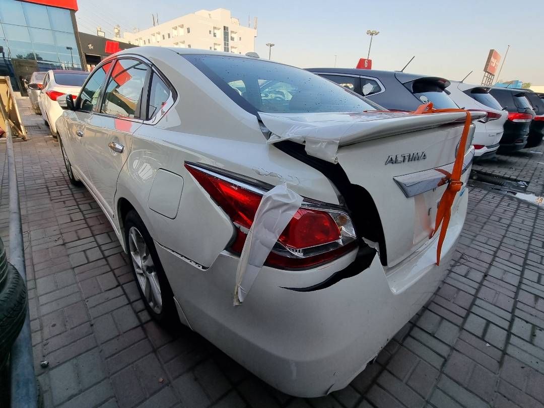 2013 NISSAN ALTIMA — 148515 Miles — Lot 215478 — Souq - Marhaba Auctions Used Cars - Image 5