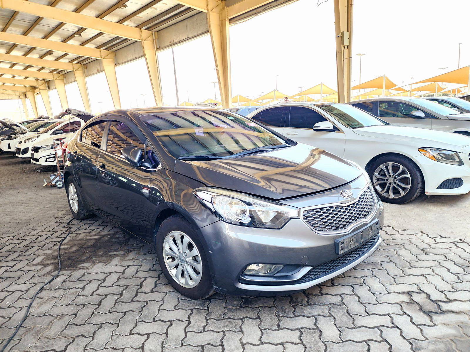 2013 KIA K3 — 89658 KM — Lot 028945 — Souq - Marhaba Auctions Used Cars - Image 4