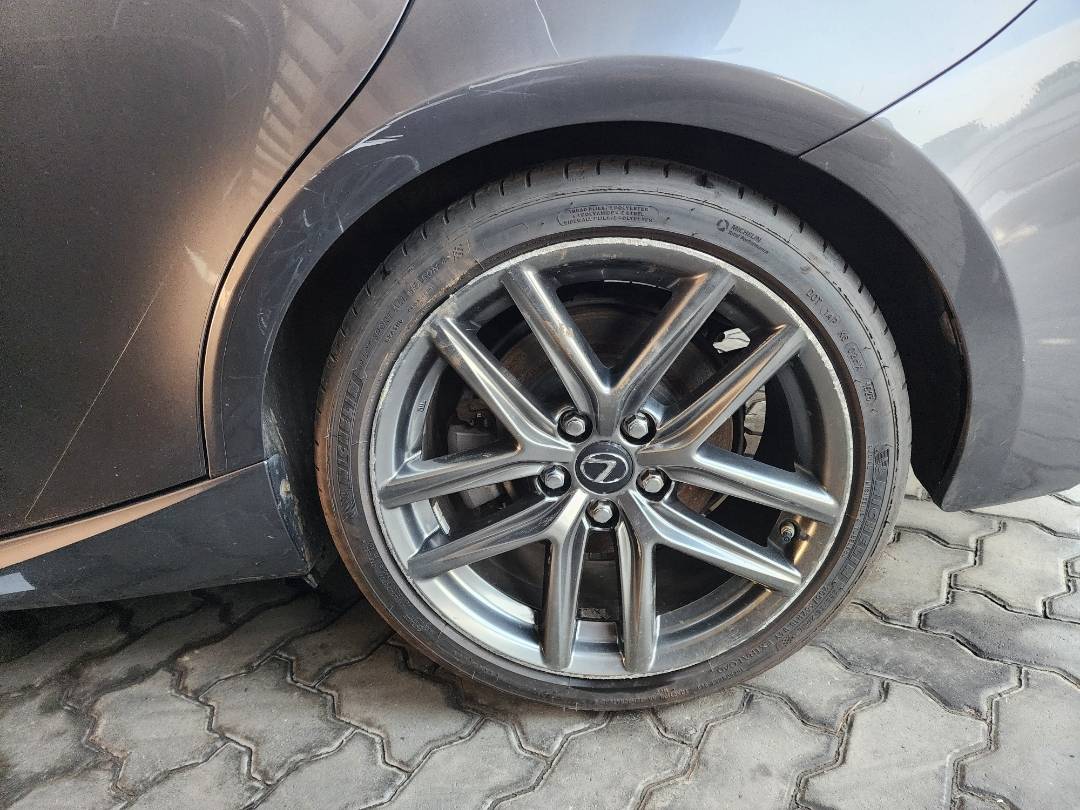 2017 LEXUS IS 300 — 206365 KM — Lot 023095 — Souq - Marhaba Auctions Used Cars - Image 11