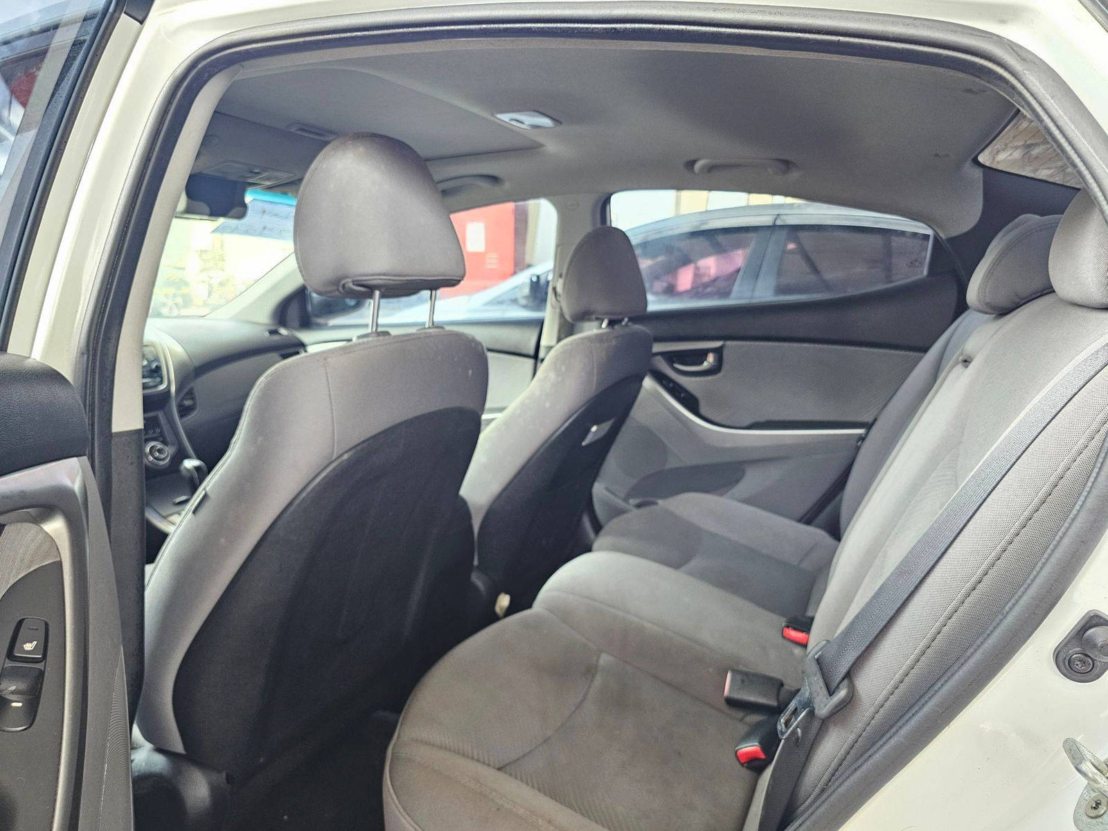 2013 HYUNDAI ELANTRA — 200236 KM — Lot 12240703 — Souq - Marhaba Auctions Used Cars - Image 6