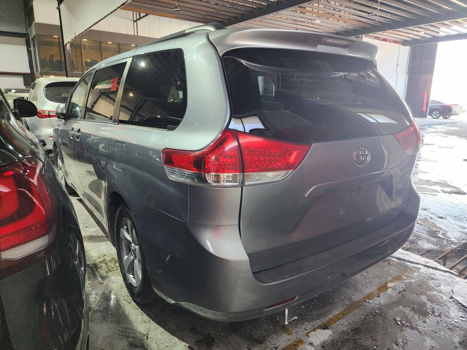 2013 TOYOTA SIENNA — 181349 Miles — Lot 281095 — Souq - Marhaba Auctions Used Cars - Image 5