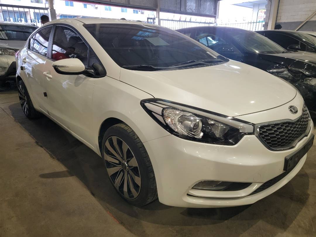 2014 KIA K3 — 144987 KM — Lot 868847 — Main - Marhaba Auctions Used Cars - Image 4