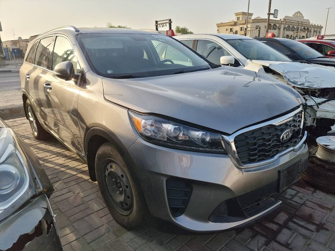 2019 KIA SORENTO — 85221 Miles — Lot 125487 — Souq - Marhaba Auctions Used Cars - Image 4