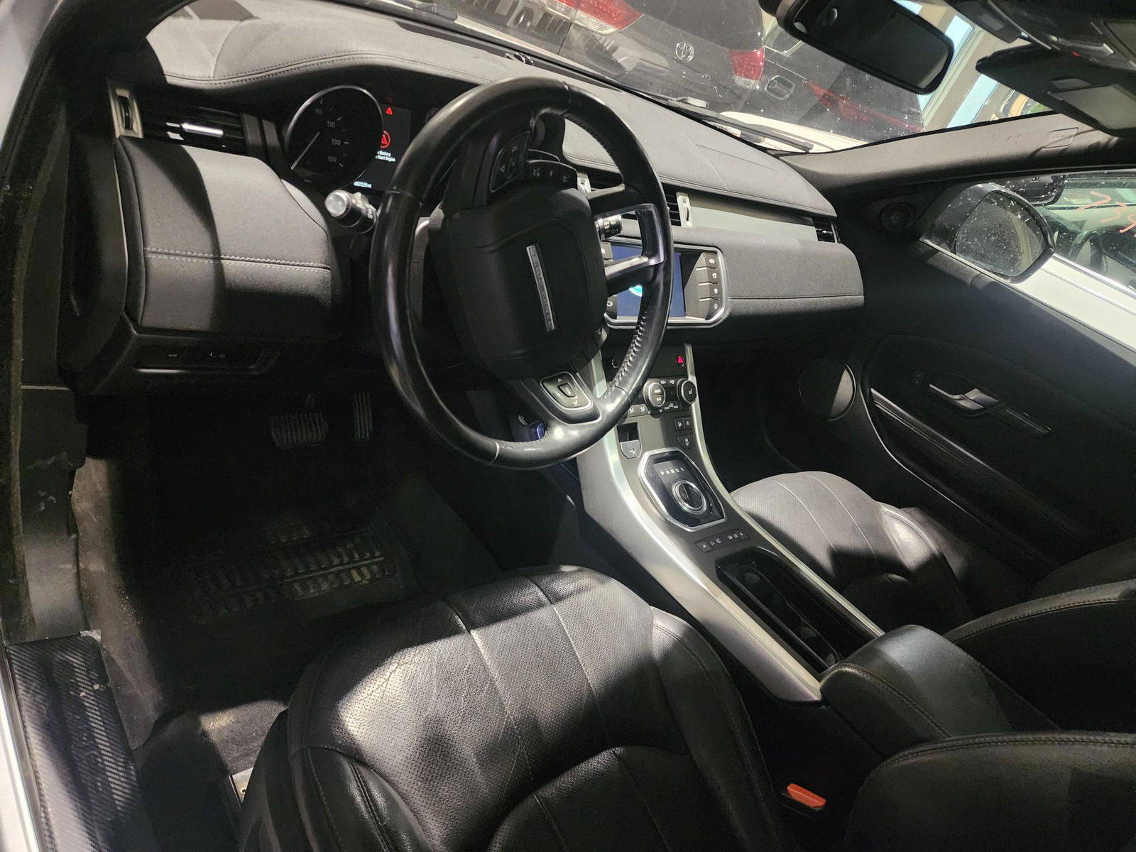 2017 LAND ROVER RANGE ROVER EVOQUE SE — 87229 Miles — Lot 66667333 - Marhaba Auctions Used Cars - Image 4