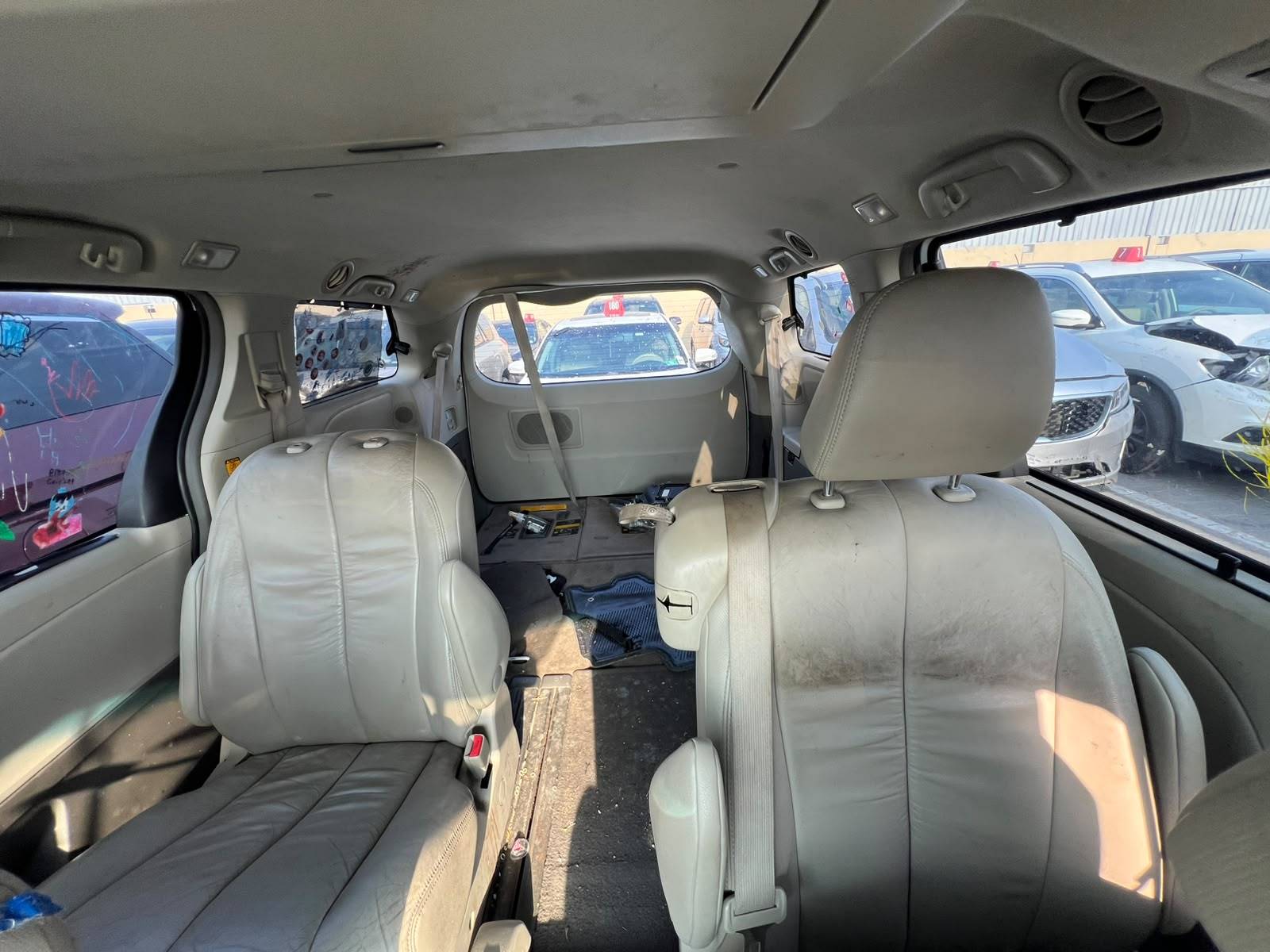 2011 TOYOTA SIENNA — 167219 Miles — Lot 43787692 — Main - Marhaba Auctions Used Cars - Image 6