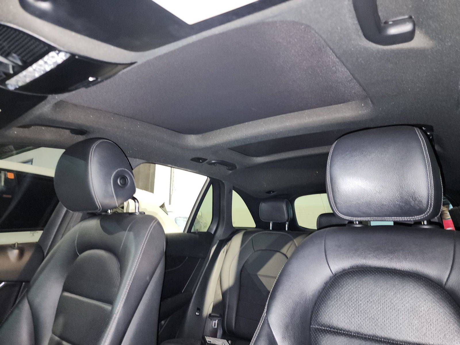 2018 MERCEDES BENZ GLC-300 — 101558 Miles — Lot 41353341 — Ind. 12 - Marhaba Auctions Used Cars - Image 10