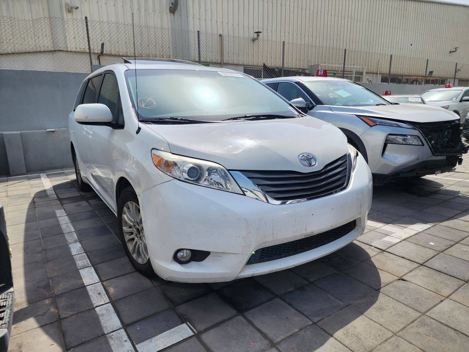 2012 TOYOTA SIENNA — 233153 Miles — Lot C6CS227925 — Al Quoz - Marhaba Auctions Used Cars - Image 6