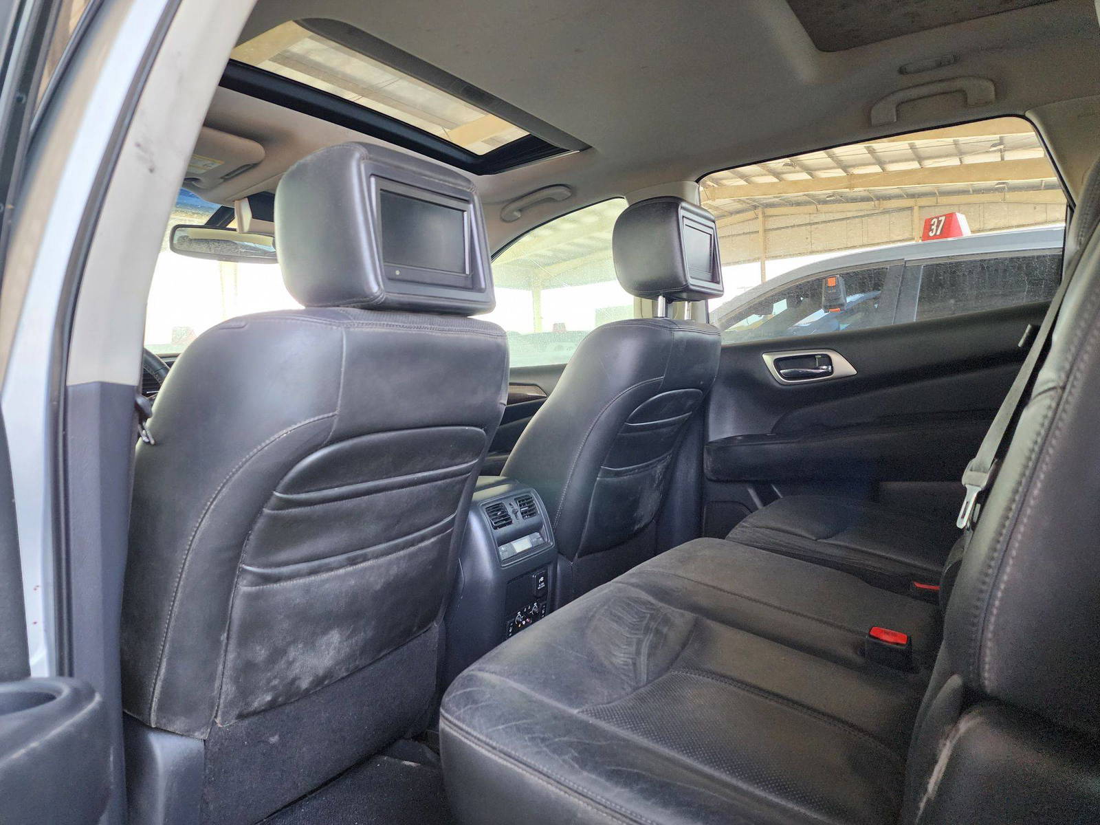 2013 NISSAN PATHFINDER — 171774 Miles — Lot N5DC612187 — Souq - Marhaba Auctions Used Cars - Image 6