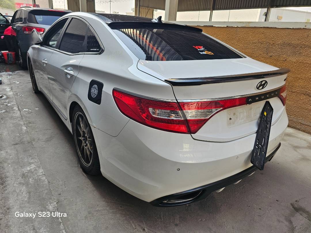 HYUNDAI GRANDEUR 2011 - Marhaba Auction Used Cars - Image 3