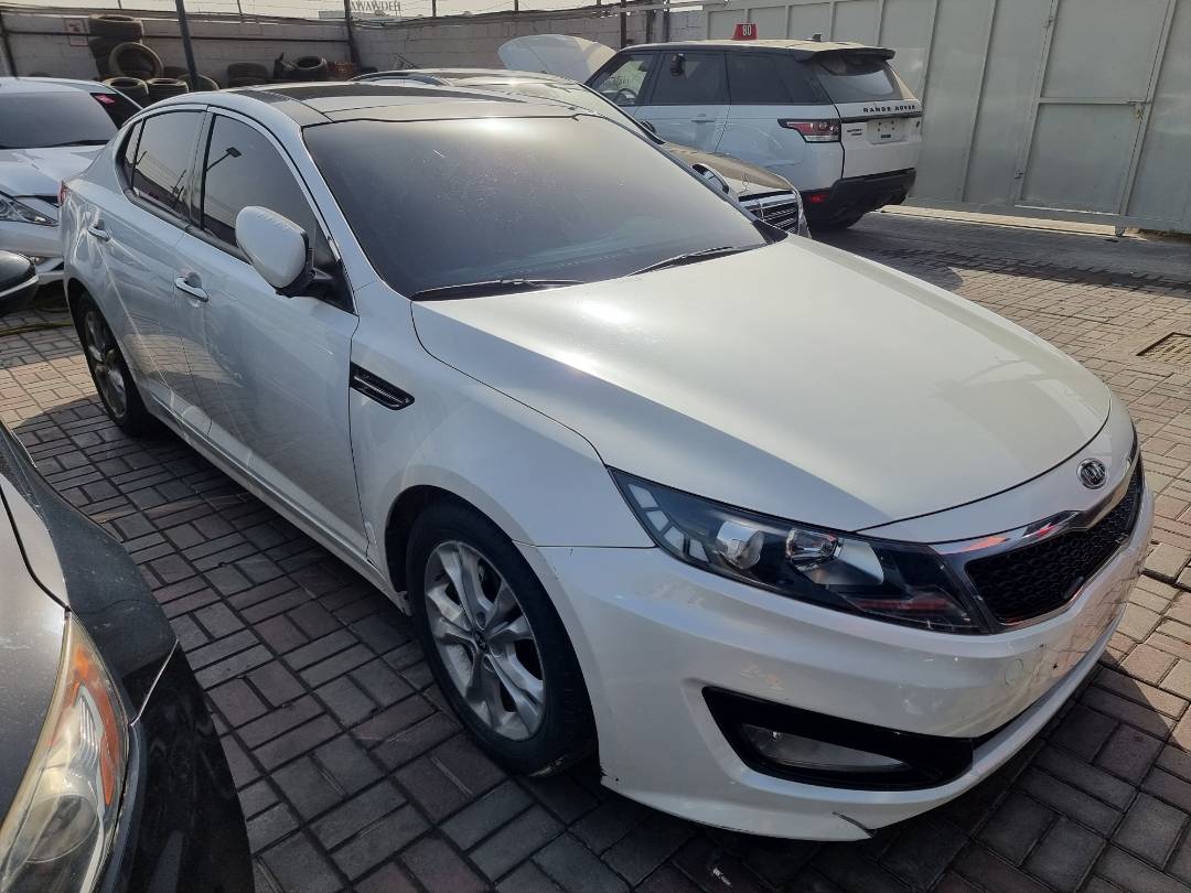2011 KIA K5 — 178232 KM — Lot 125478 — Main - Marhaba Auctions Used Cars - Image 3