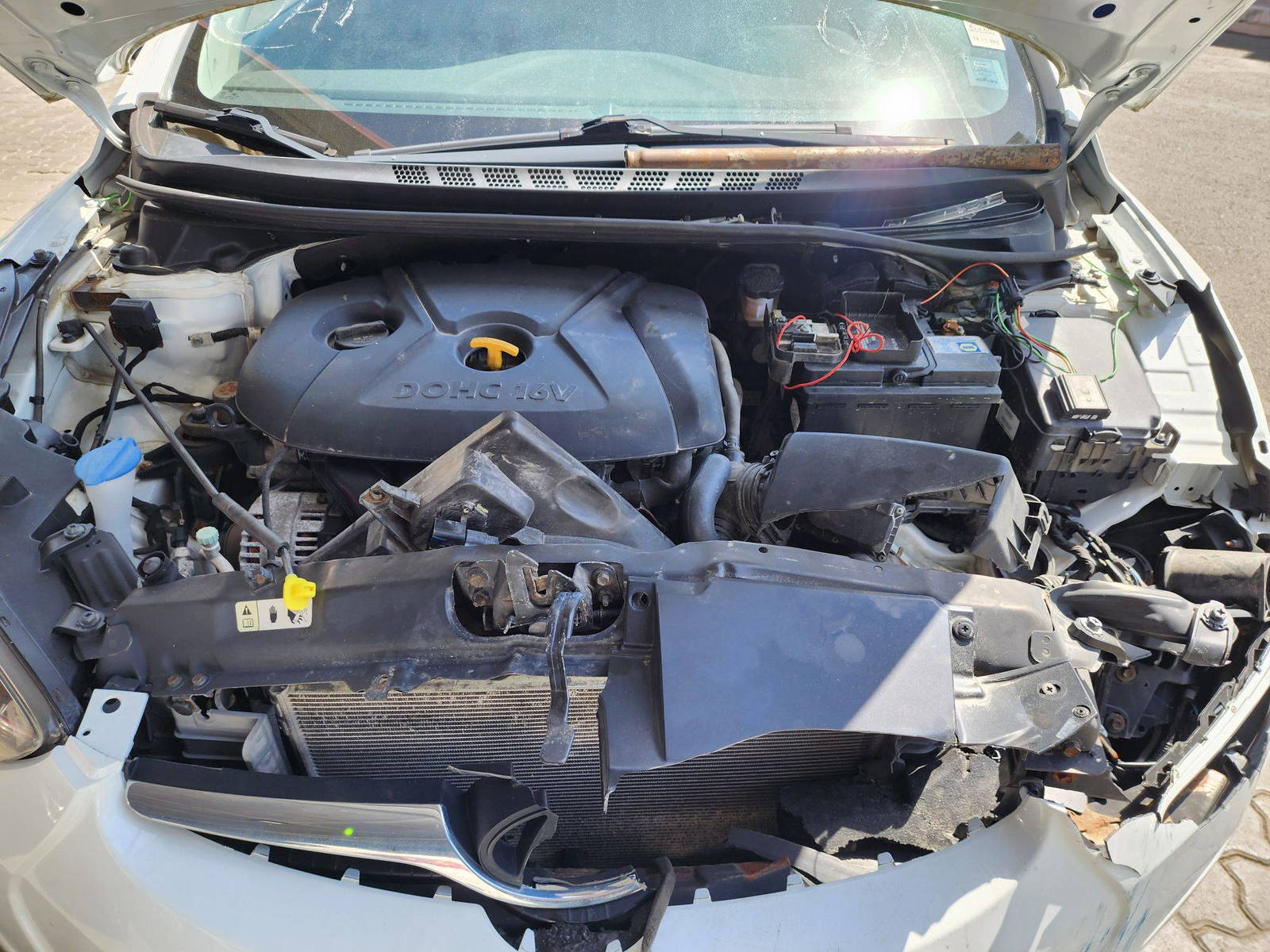 2016 HYUNDAI ELANTRA — 177530 KM — Lot 36790012 — Souq - Marhaba Auctions Used Cars - Image 11