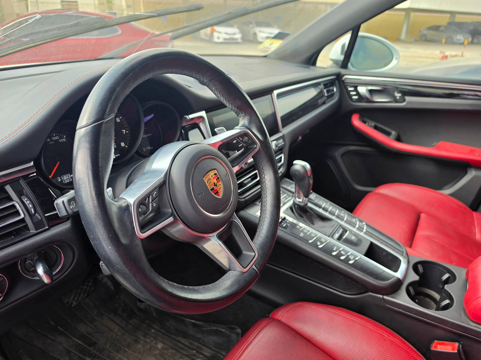 2021 PORSCHE MACAN — 31389 KM — Lot 84763285 - Marhaba Auctions Used Cars - Image 9
