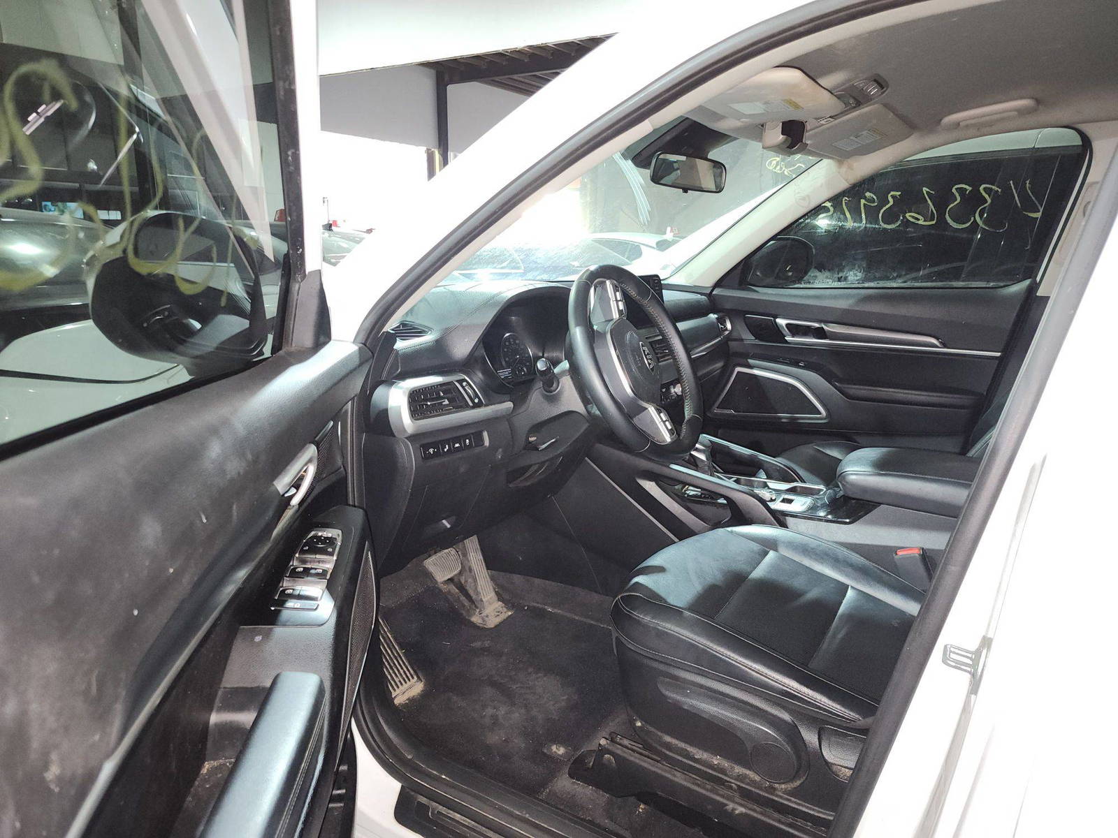 2020 KIA TELLURIDE — 60979 Miles — Lot 029679 — Souq - Marhaba Auctions Used Cars - Image 9