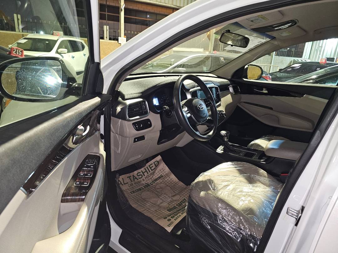 2019 KIA SORENTO — 182070 Miles — Lot 501169 — Main - Marhaba Auctions Used Cars - Image 9