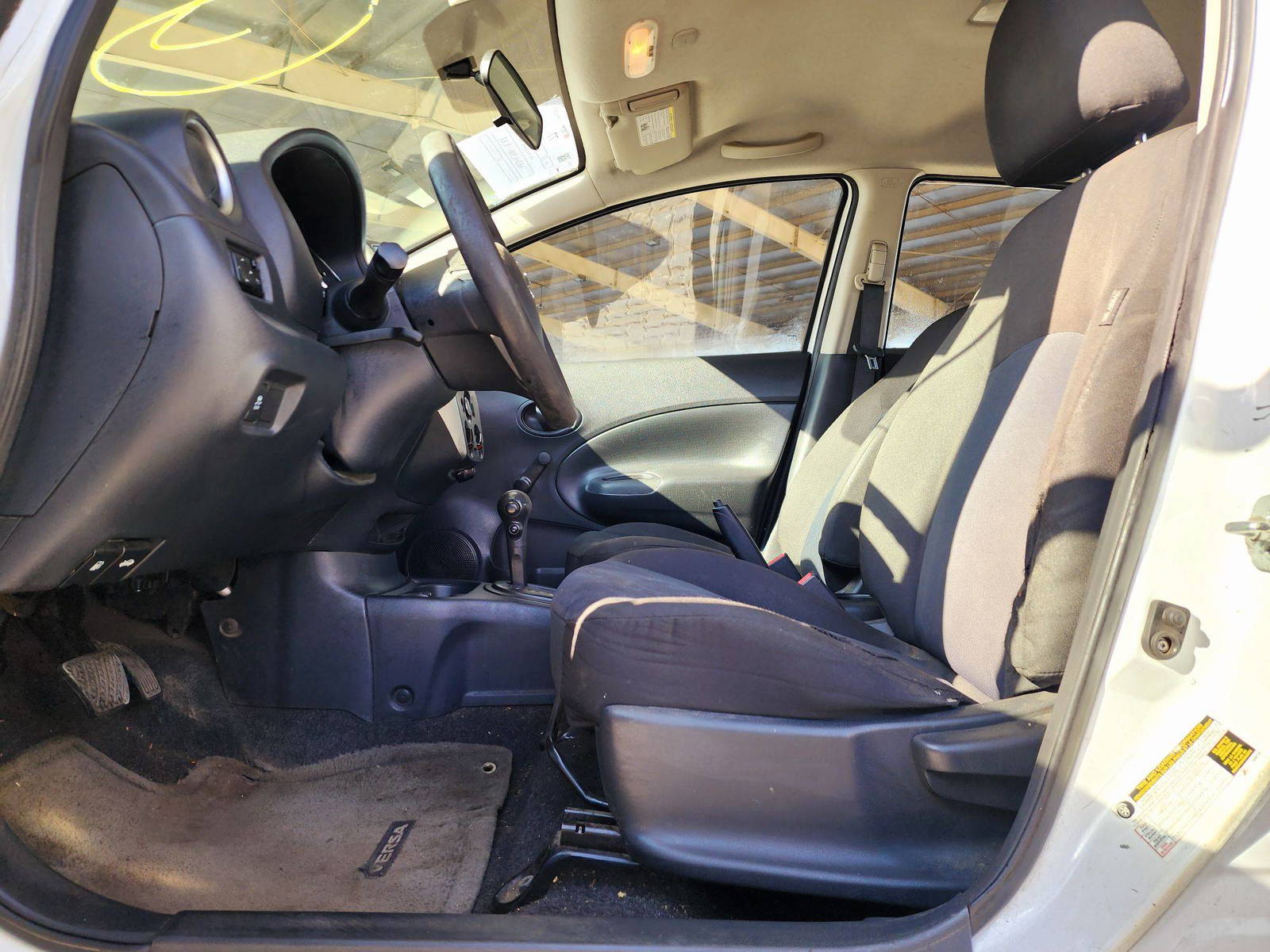 2016 NISSAN VERSA NOTE — 159796 Miles — Lot 71631014 — Souq - Marhaba Auctions Used Cars - Image 8