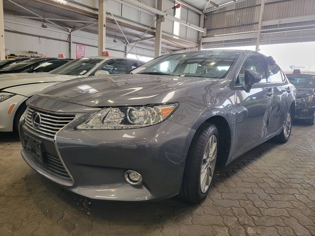 2014 LEXUS ES 300H — 174221 Miles — Lot 43631884 — Main - Marhaba Auctions Used Cars - Image 4