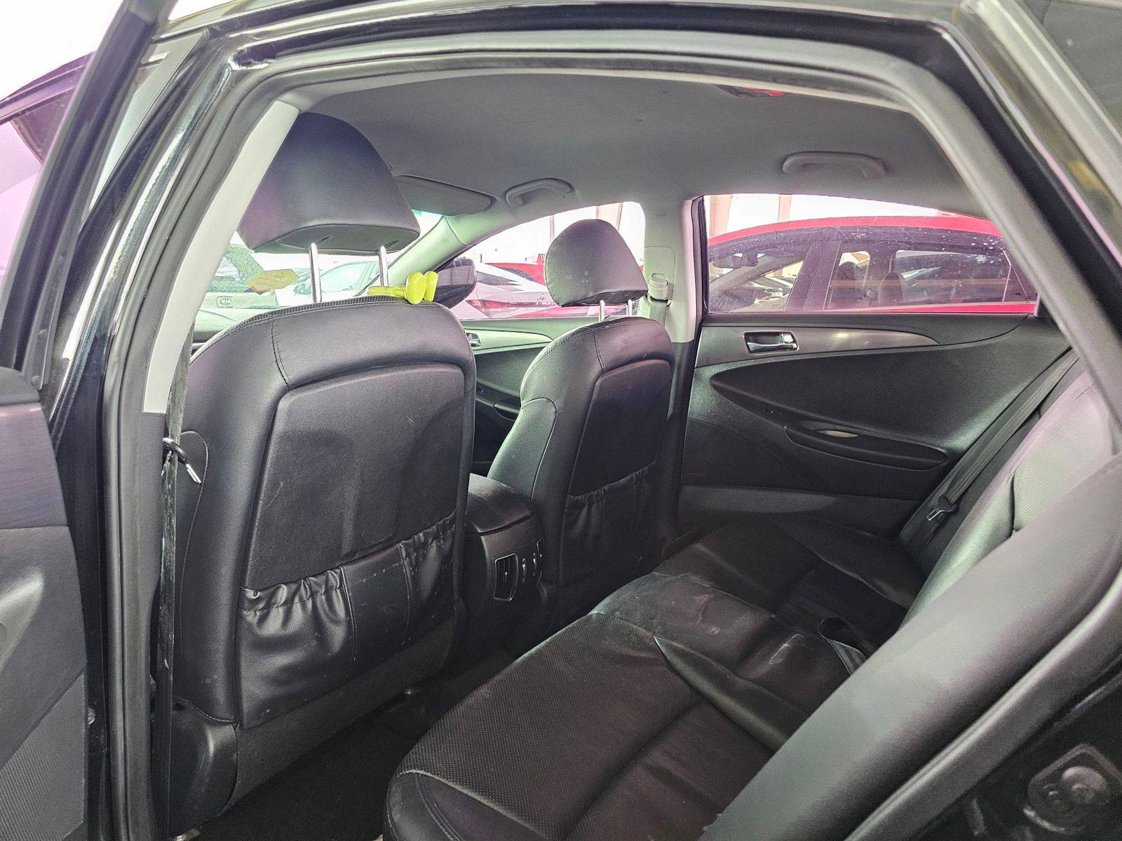 2012 HYUNDAI SONATA — 224385 KM — Lot 039336 — Souq - Marhaba Auctions Used Cars - Image 6