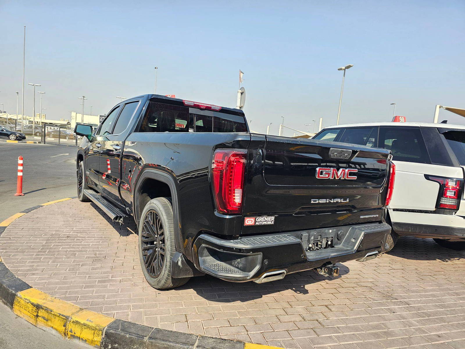 2022 GMC SIERRA — 72959 KM — Lot LXNZ541416 — Souq - Marhaba Auctions Used Cars - Image 6