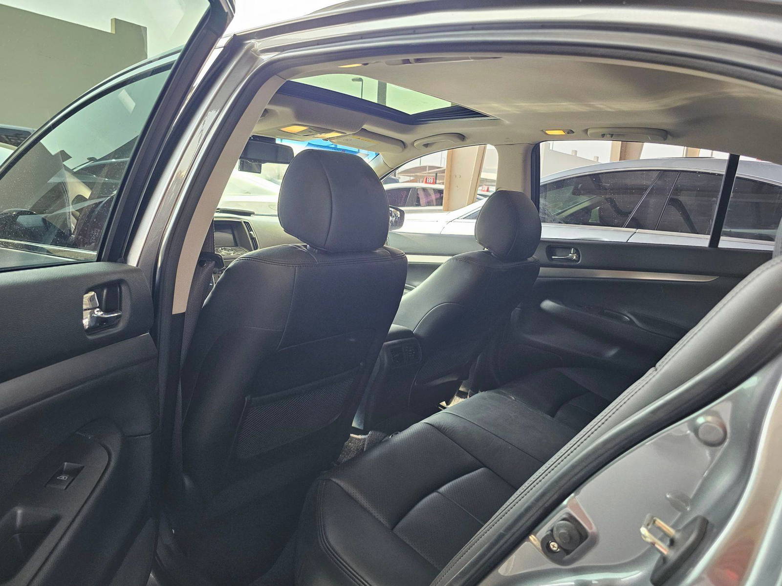 2012 INFINITI G25 — 72849 KM — Lot 70308 — Souq - Marhaba Auctions Used Cars - Image 6