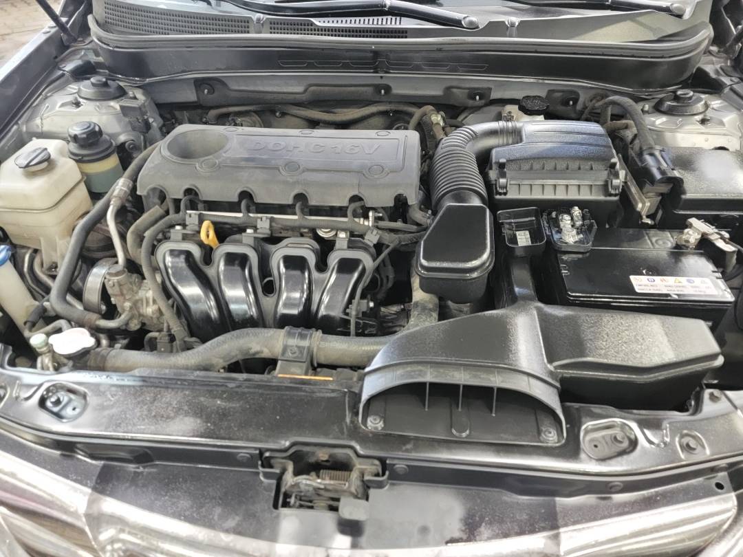2010 HYUNDAI SONATA — 169033 KM — Lot 051068 — Main - Marhaba Auctions Used Cars - Image 12
