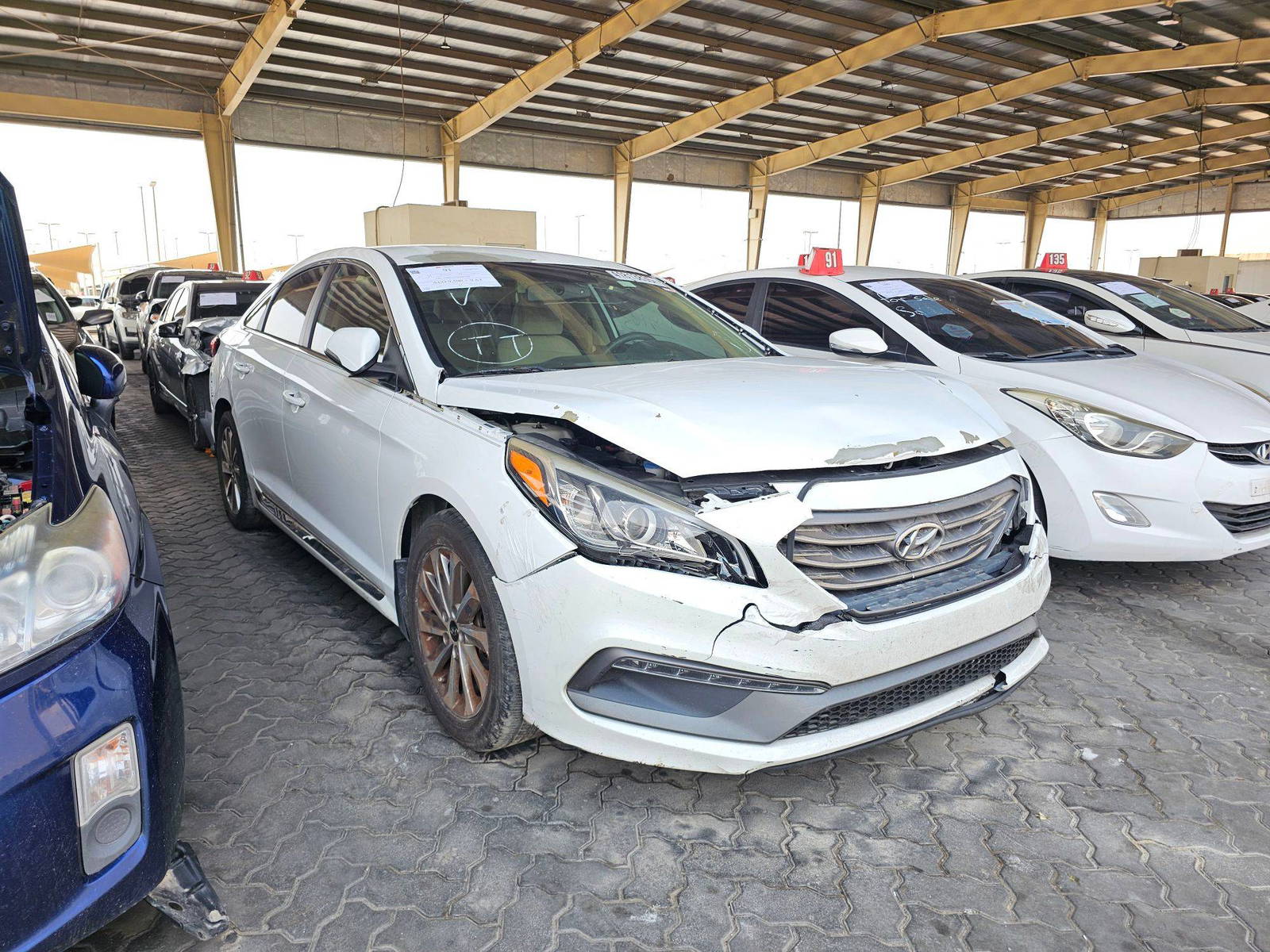 2017 HYUNDAI SONATA — 170703 Miles — Lot 2HH457074 — Souq - Marhaba Auctions Used Cars - Image 4