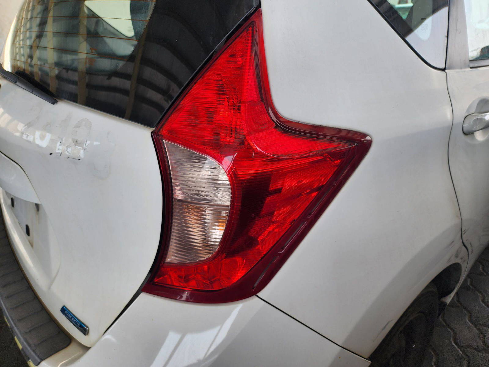 2016 NISSAN VERSA NOTE — 190956 Miles — Lot 99048 — Souq - Marhaba Auctions Used Cars - Image 10