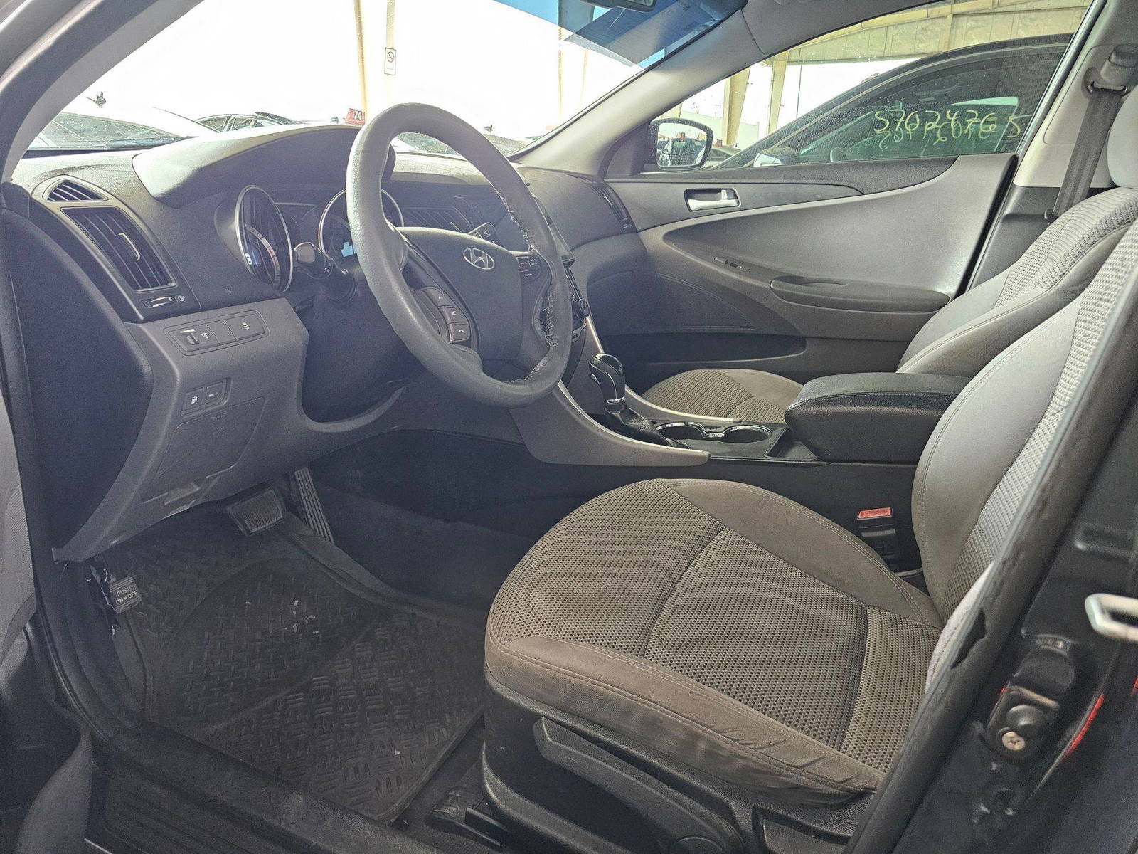2011 HYUNDAI SONATA — 188724 Miles — Lot BH041778 — Souq - Marhaba Auctions Used Cars - Image 8