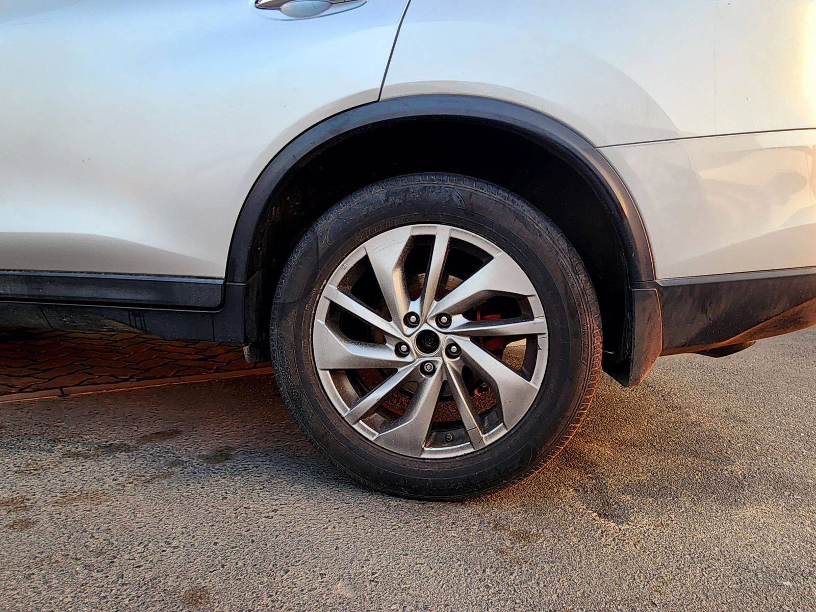 2015 NISSAN ROGUE — 186219 Miles — Lot 4FC888655Q — Souq - Marhaba Auctions Used Cars - Image 11