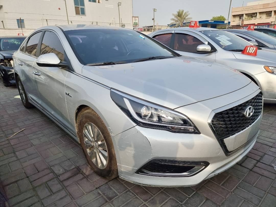 2017 HYUNDAI SONATA — 305378 KM — Lot 215478 — Al Quoz - Marhaba Auctions Used Cars - Image 3